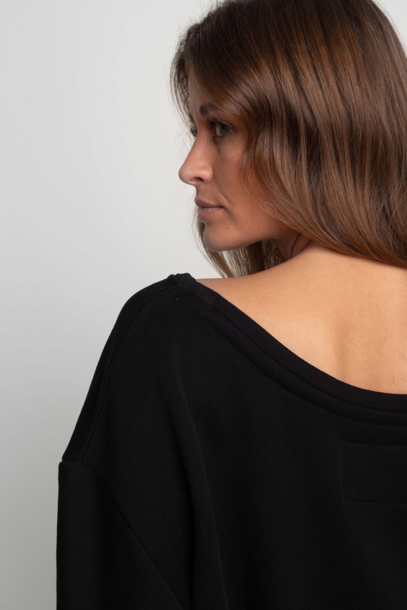 LOOSE FIT BOAT NECK SWEATSHIRT BLACK - DIU