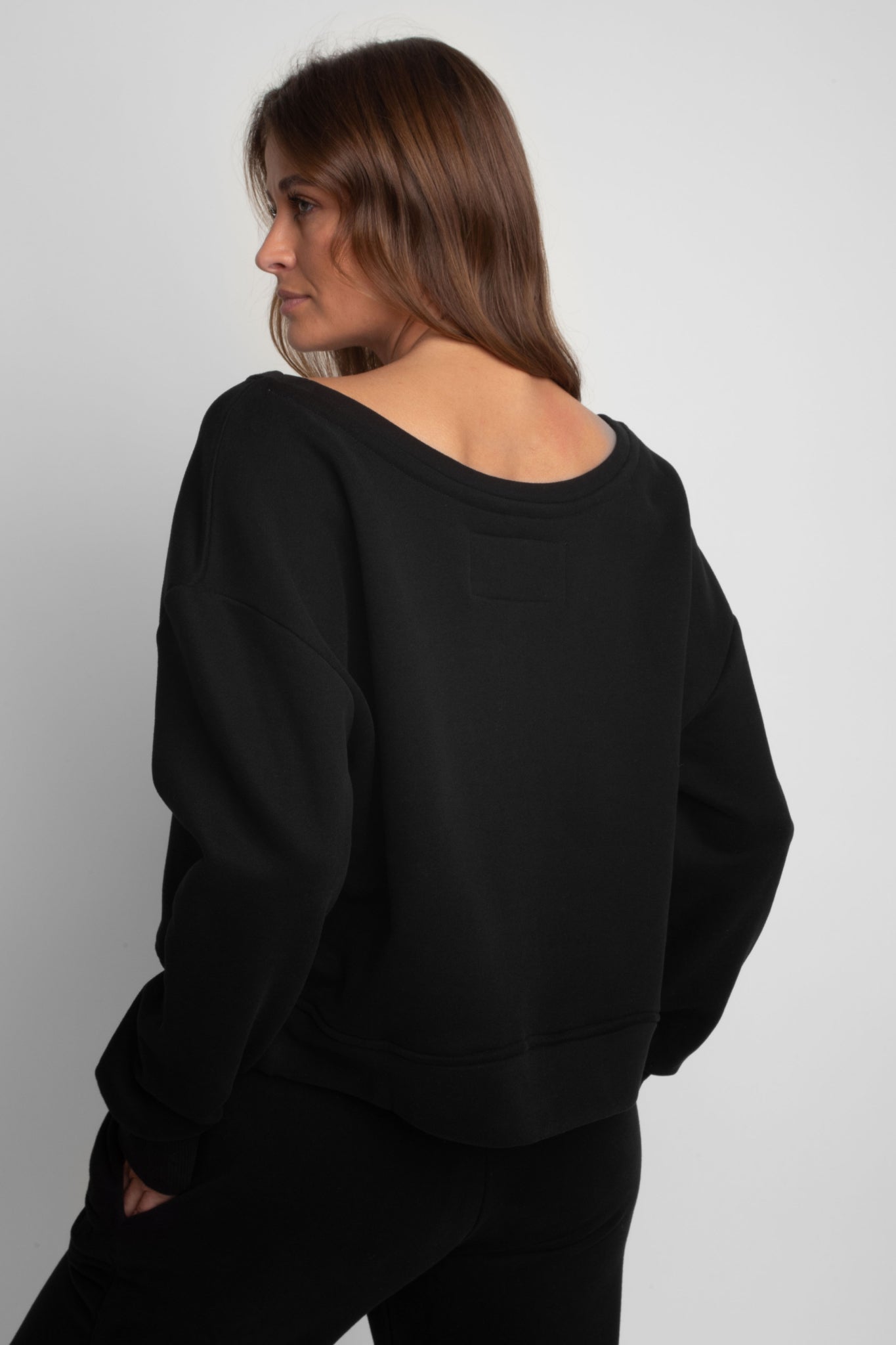 LOOSE FIT BOAT NECK SWEATSHIRT BLACK - DIU