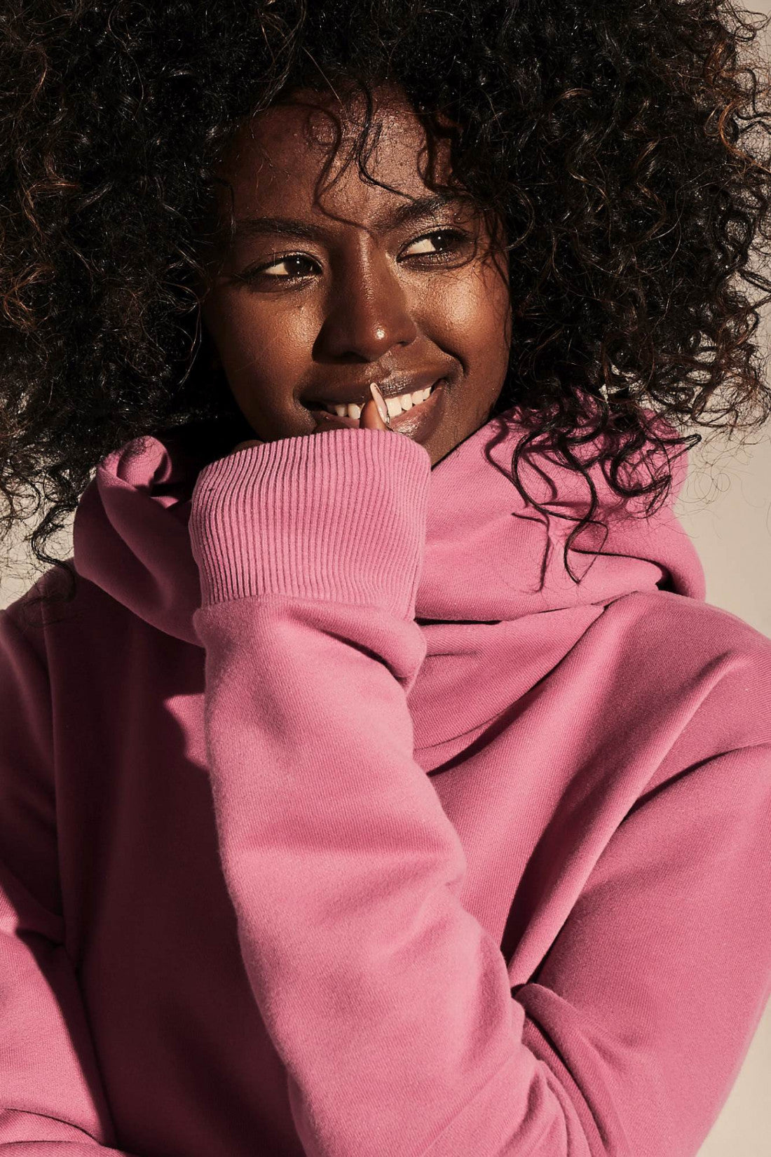 FITTED SWEATSHIRT WITH LARGE HOOD PINK - RHODES