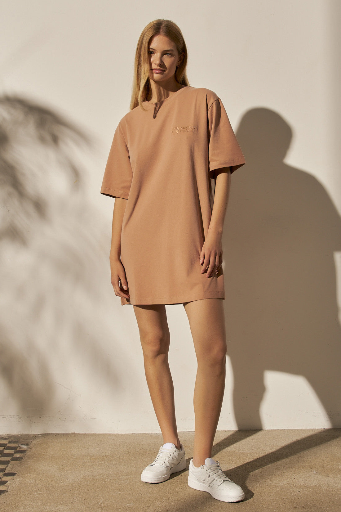 SHORT SLEEVE DRESS BROWN - ZELANDIA