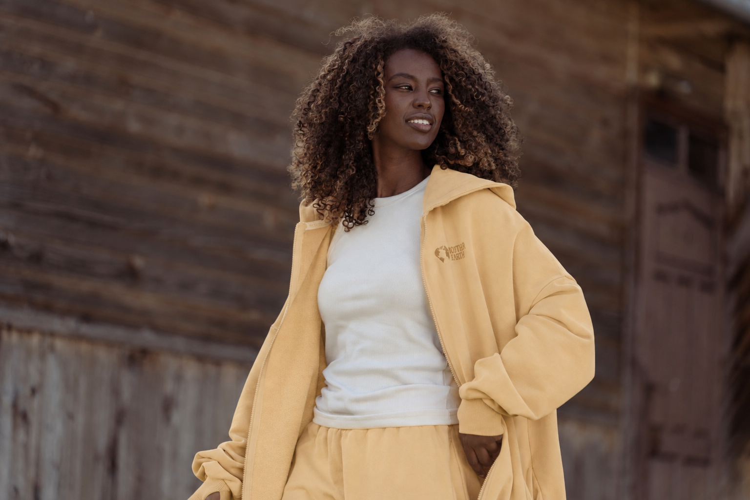 OVERSIZE, YOUR WAY. Dlaczego tak bardzo lubimy luźne fasony i warstwowe stylizacje.