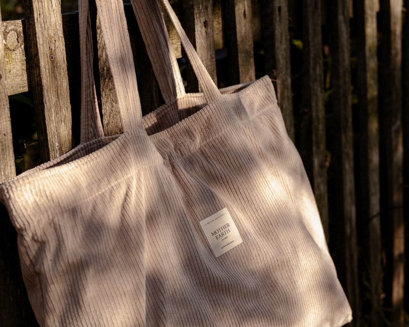 YOUR DAY. YOUR BAG. YOUR EVERYTHING. Torba, która wie o Tobie więcej niż myślisz.
