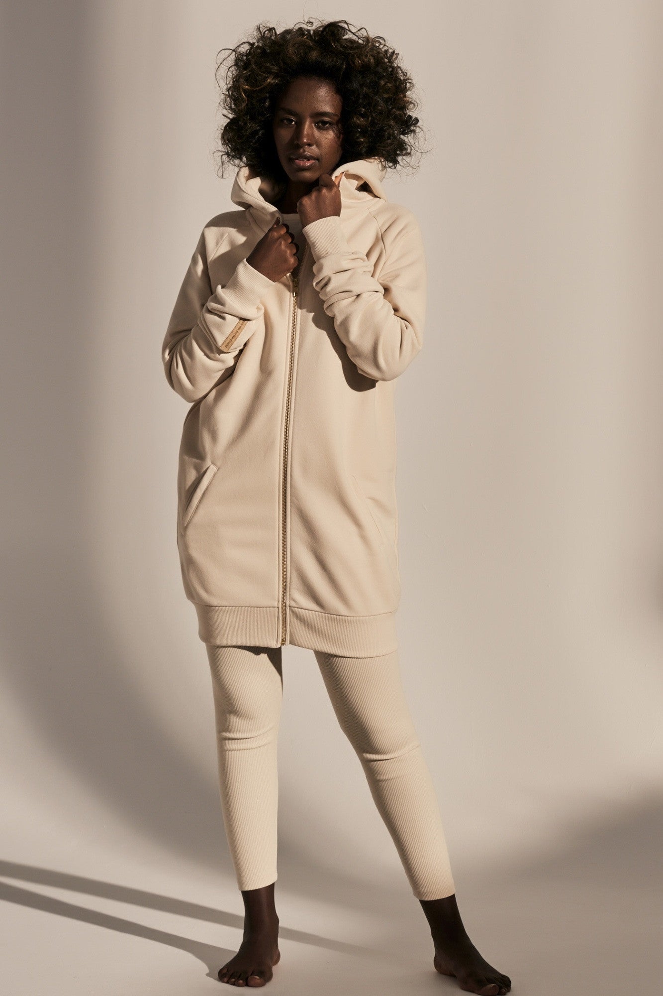 LONG ZIPPERED SWEATSHIRT WITH HOOD LIGHT BEIGE - LEUKADA