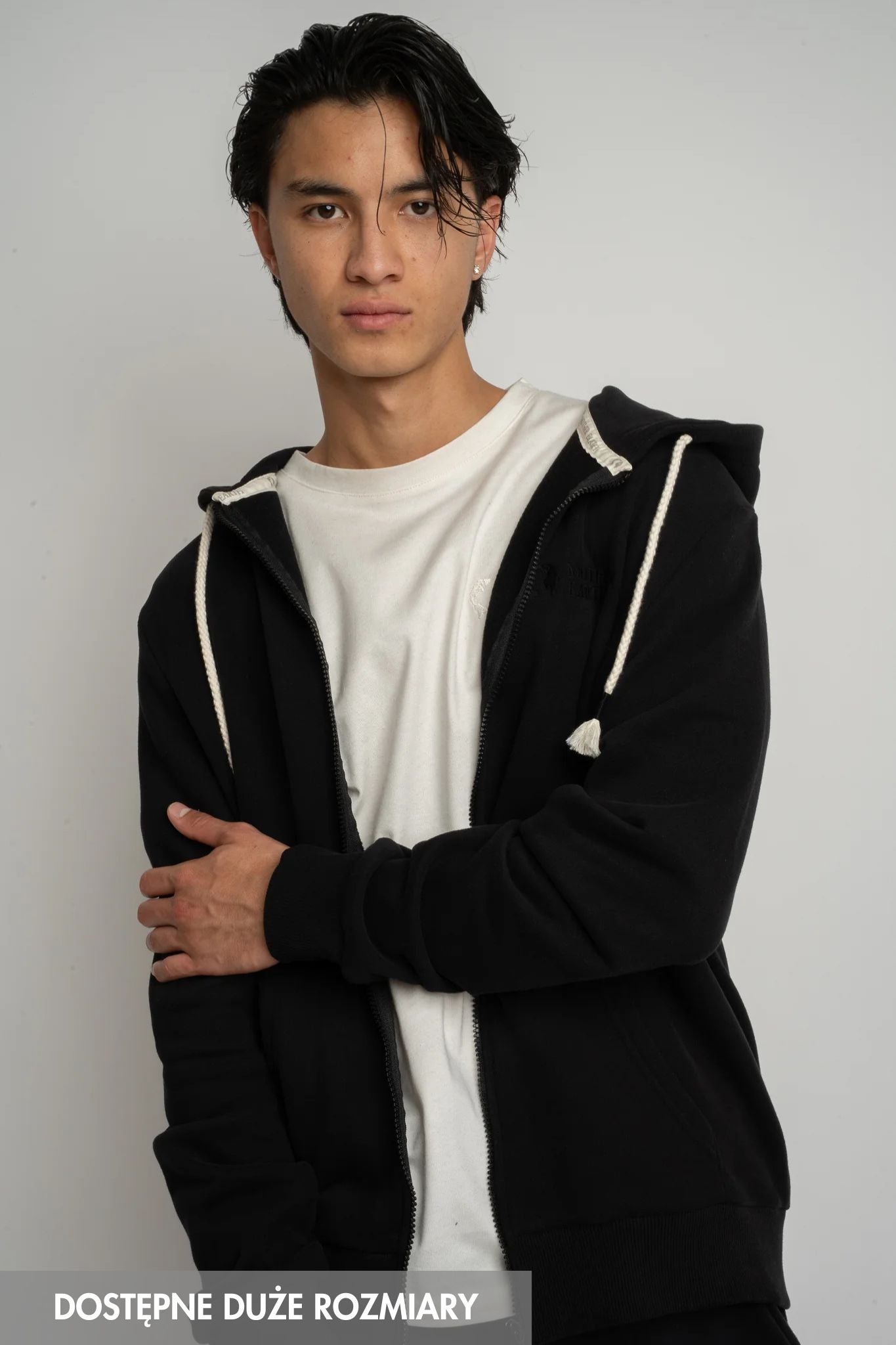 MĘSKA BLUZA Z KAPTUREM CZARNA - NASSAU