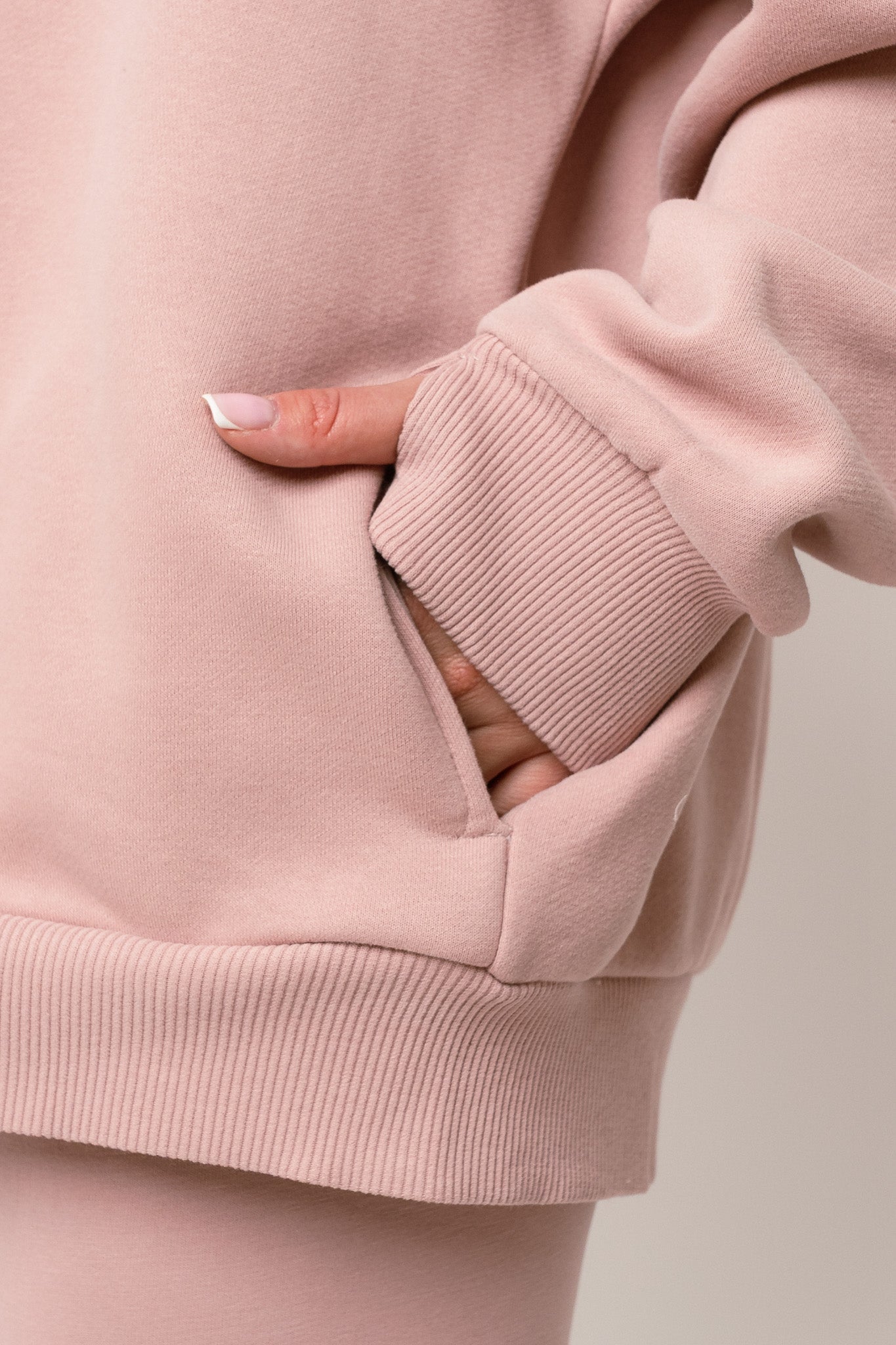 BLUZA Z KAPTUREM ROZPINANA JASNORÓŻOWA - NIKO