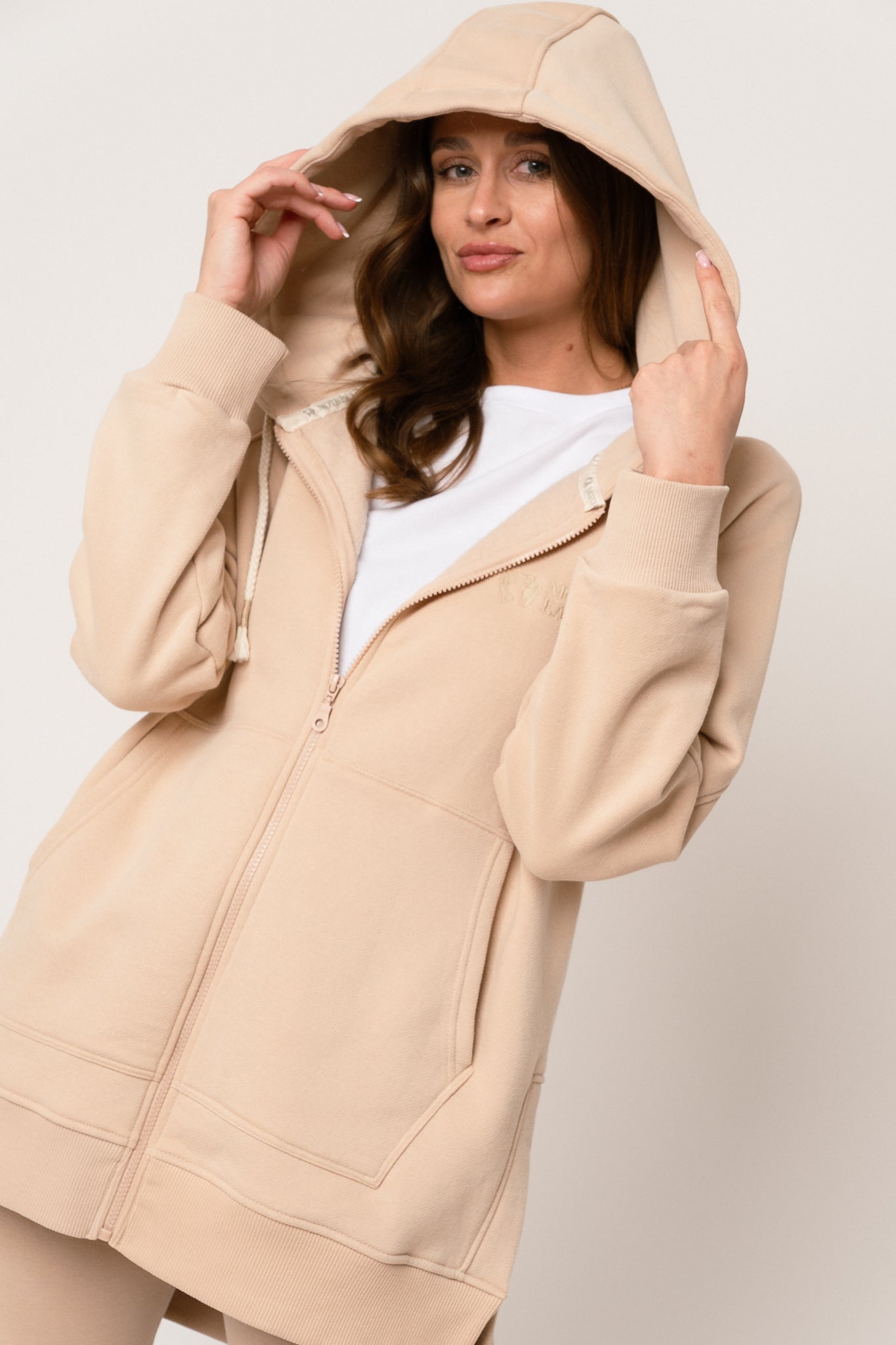 BLUZA Z KAPTUREM OVERSIZE BEŻOWA - ESMERALDA