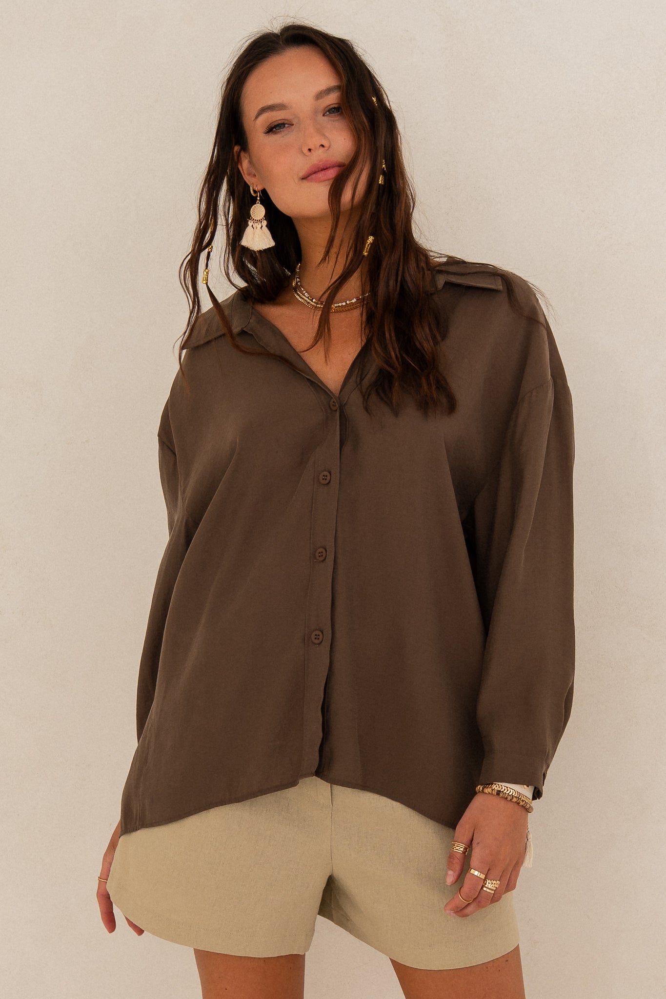 DAMSKA KOSZULA OVERSIZE Z MODALU KHAKI - MEDEA
