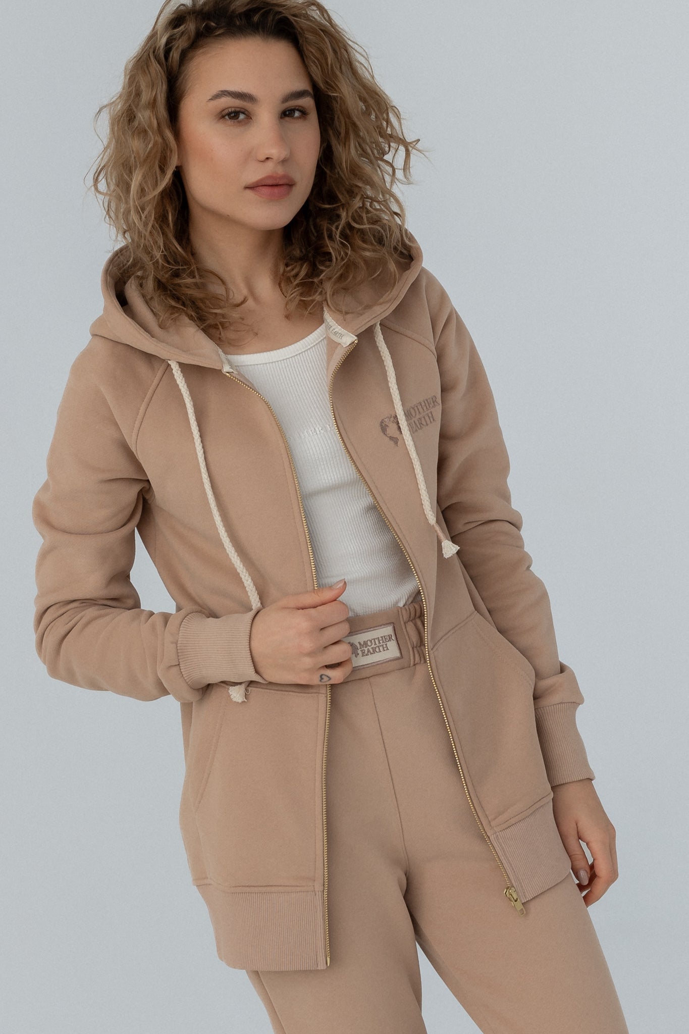 BROWN ZIPPER WITH HOOD - ARINA