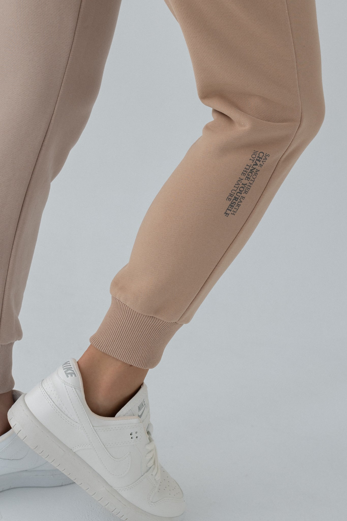 BROWN JOGGER TROUSERS - BEGERA