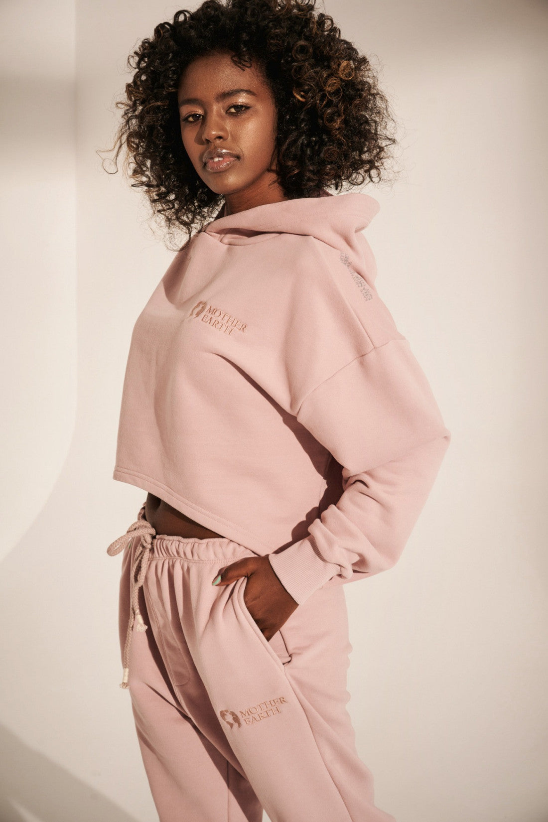 LOOSE SHORT FIT HOODIE LIGHT PINK - DELOS