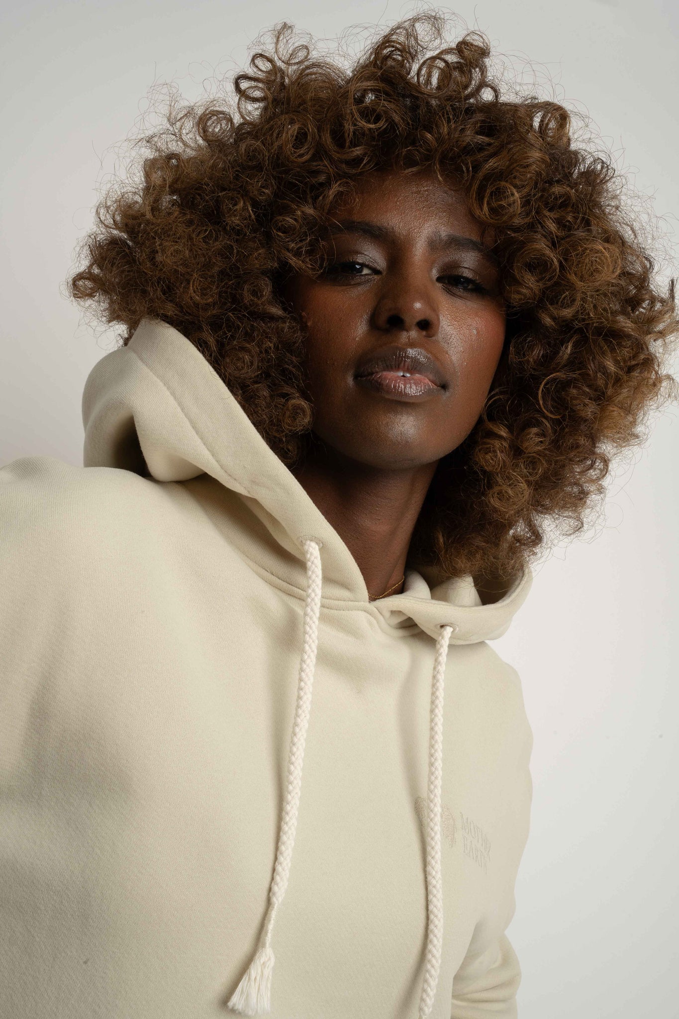 DUST BEIGE HOODIE - MOHELI