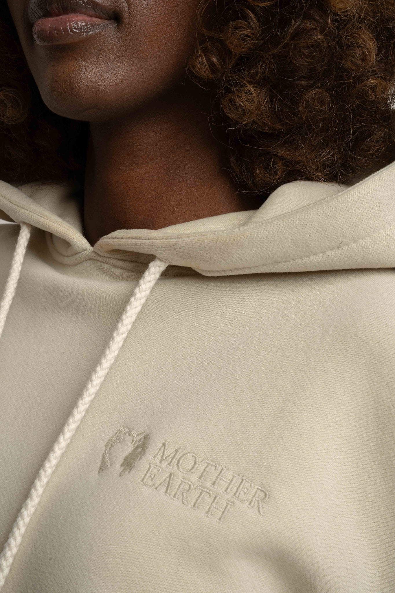 DUST BEIGE HOODIE - MOHELI