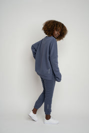 BLUZA O KROJU REGULAR FIT Z DŁUŻSZYM TYŁEM 2nd DROP GRANATOWA - COOK