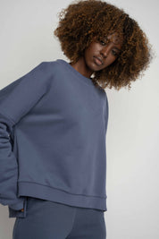 BLUZA O KROJU REGULAR FIT Z DŁUŻSZYM TYŁEM 2nd DROP GRANATOWA - COOK