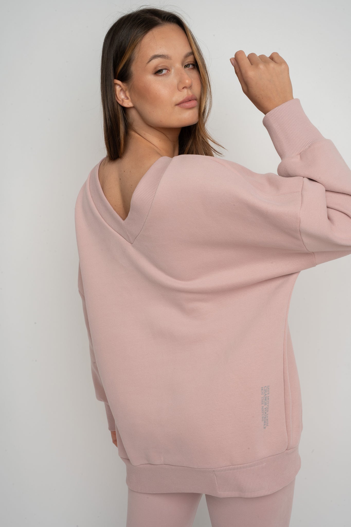 OVERSIZE LIGHT PINK NECKLINE SWEATSHIRT - BISCOE