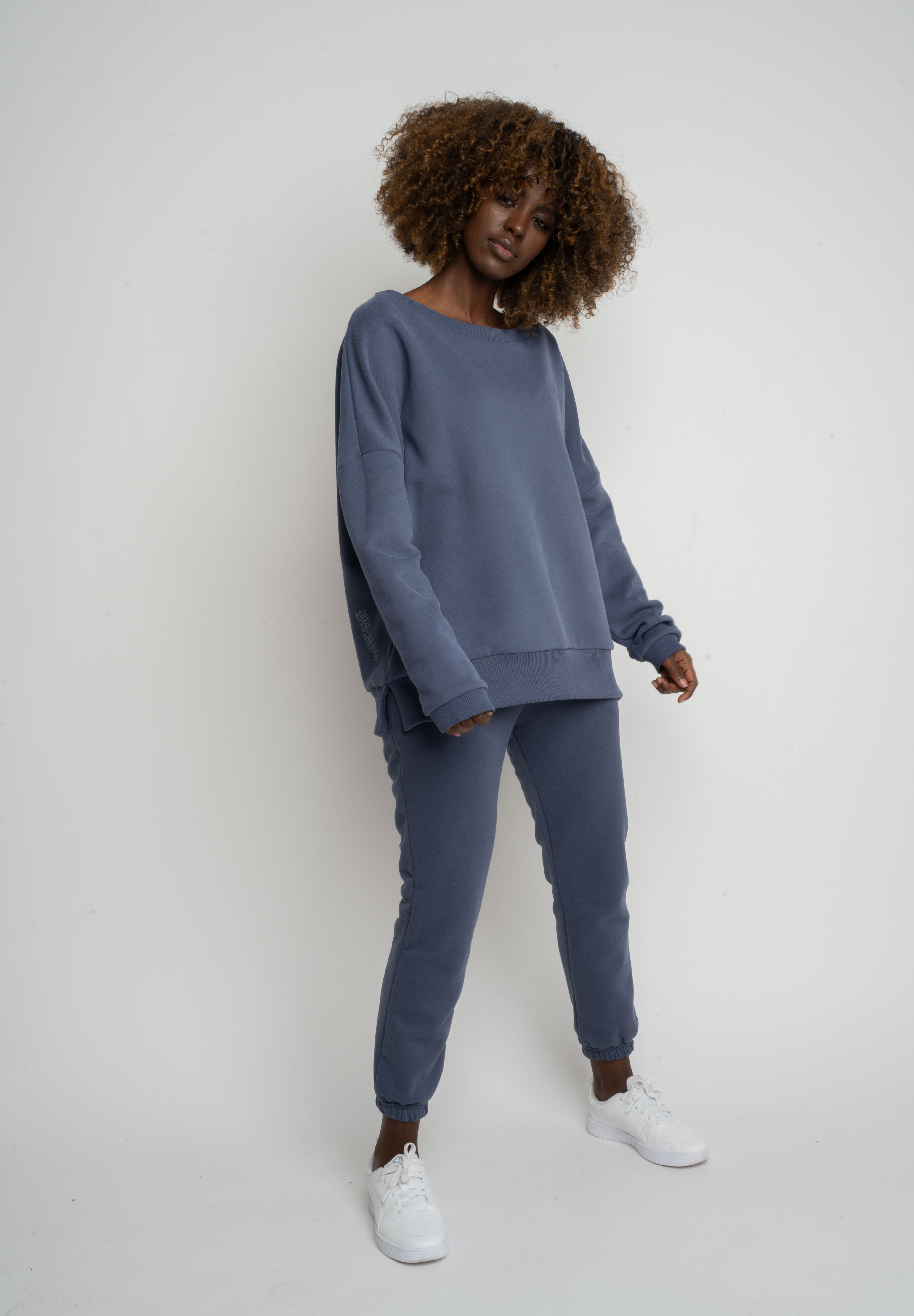 BLUZA OVERSIZE Z SZEROKIM DEKOLTEM 2nd DROP GRANATOWA - MULL