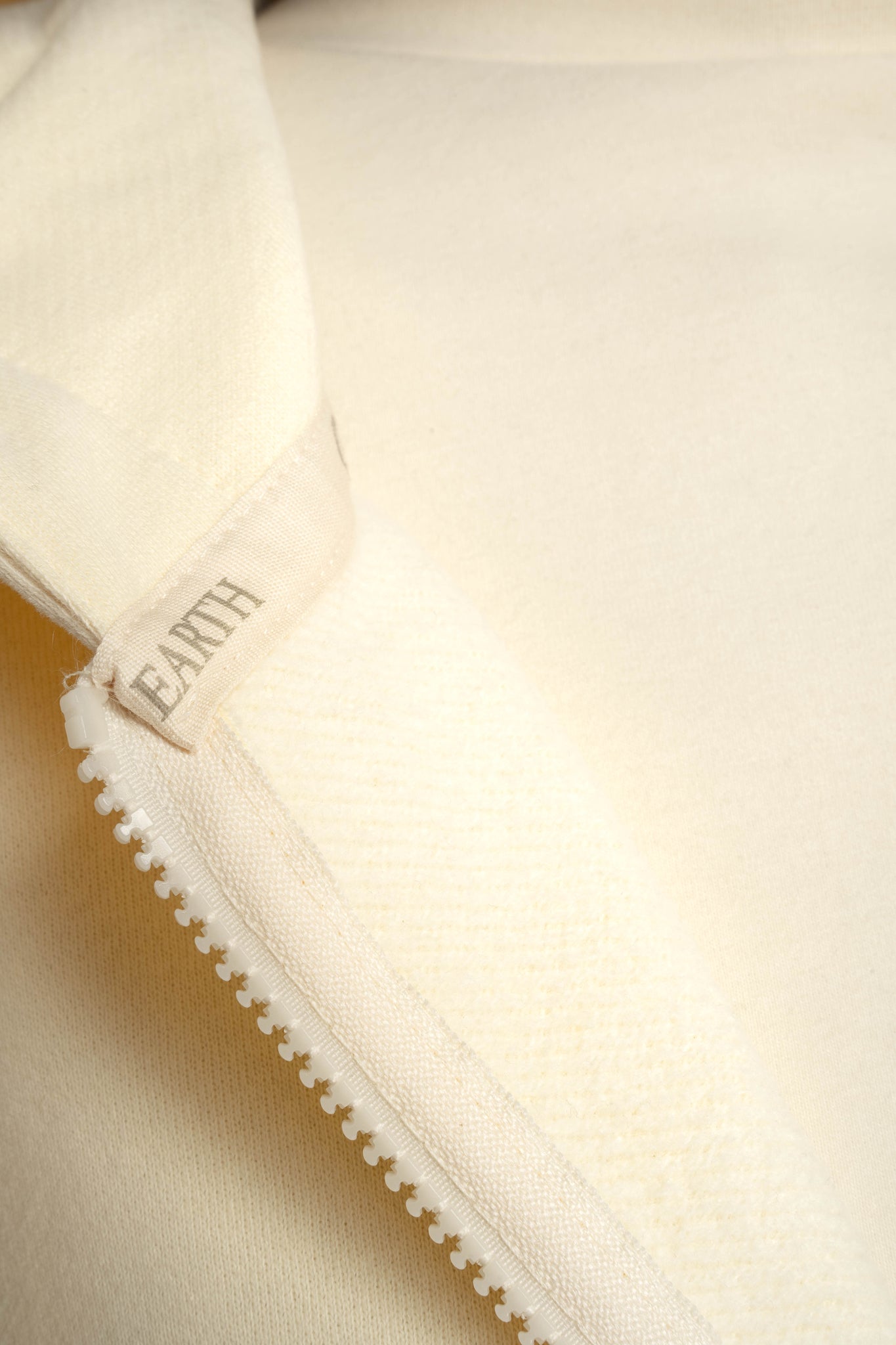 LONG ZIPPED HOODIE LIGHT BROWN - ESMERALDA