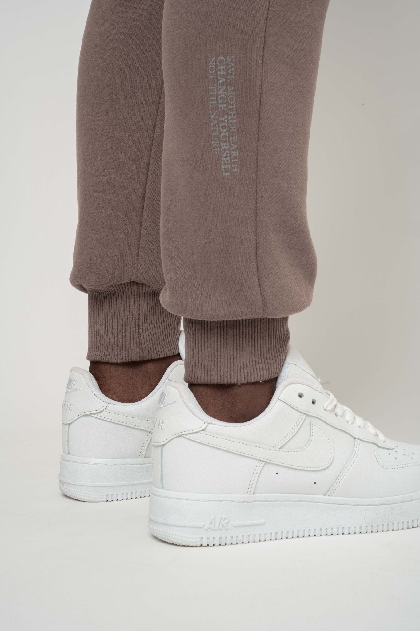 SPODNIE DRESOWE TYPU JOGGER CAPPUCCINO- BEGERA