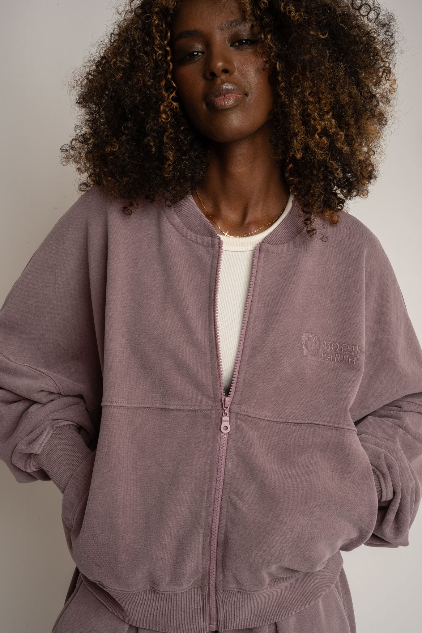 BLUZA Z EFEKTEM WASHED BORDOWA - ALESUND