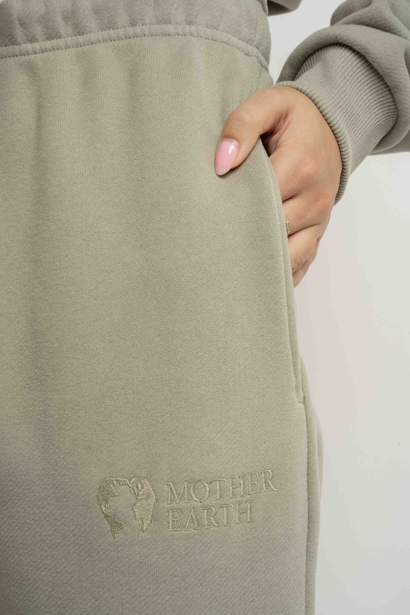 OLIVE BAGGY SWEATPANTS - KARPATOS