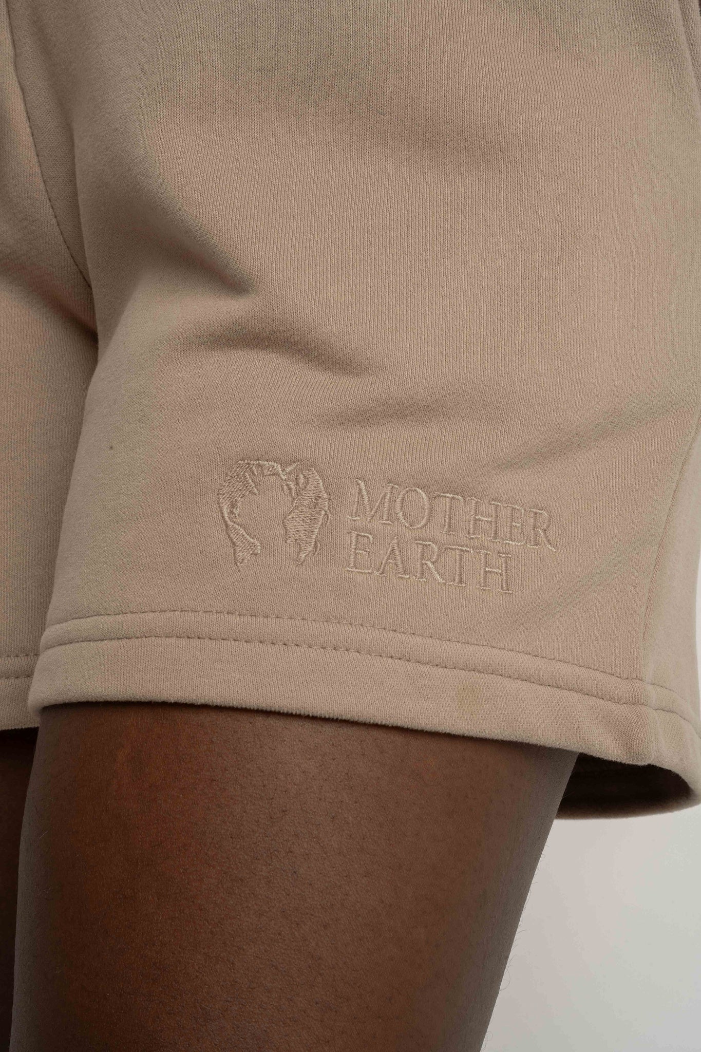 LIGHT BROWN SWEATSHORTS - LA GOMERA