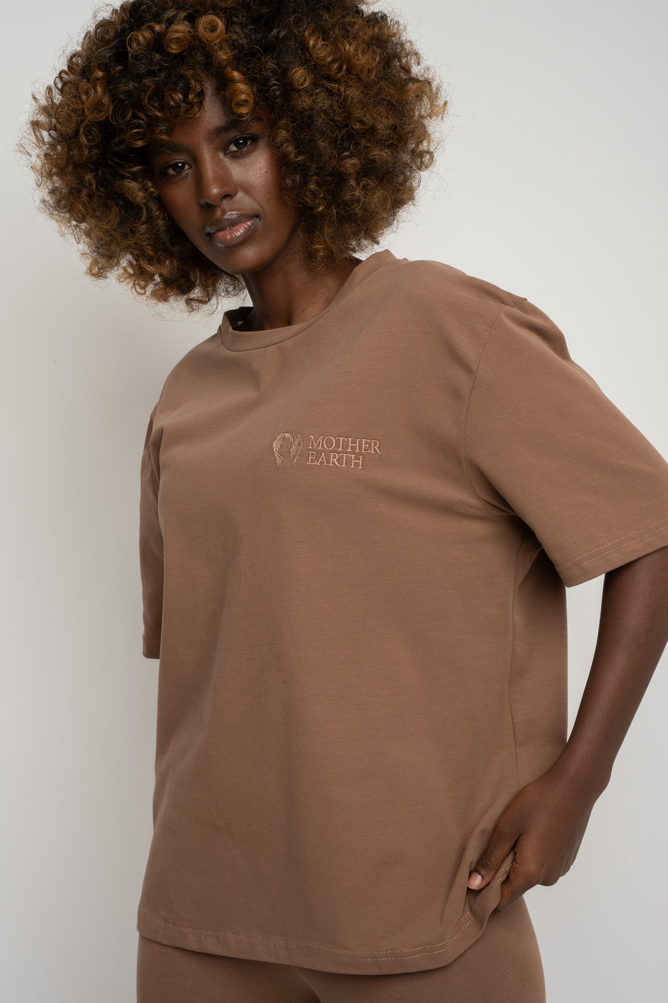 T-SHIRT DAMSKI BRĄZOWY - OYSTER