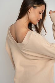 BLUZA Z DEKOLTEM OVERSIZE BEŻOWA - BISCOE