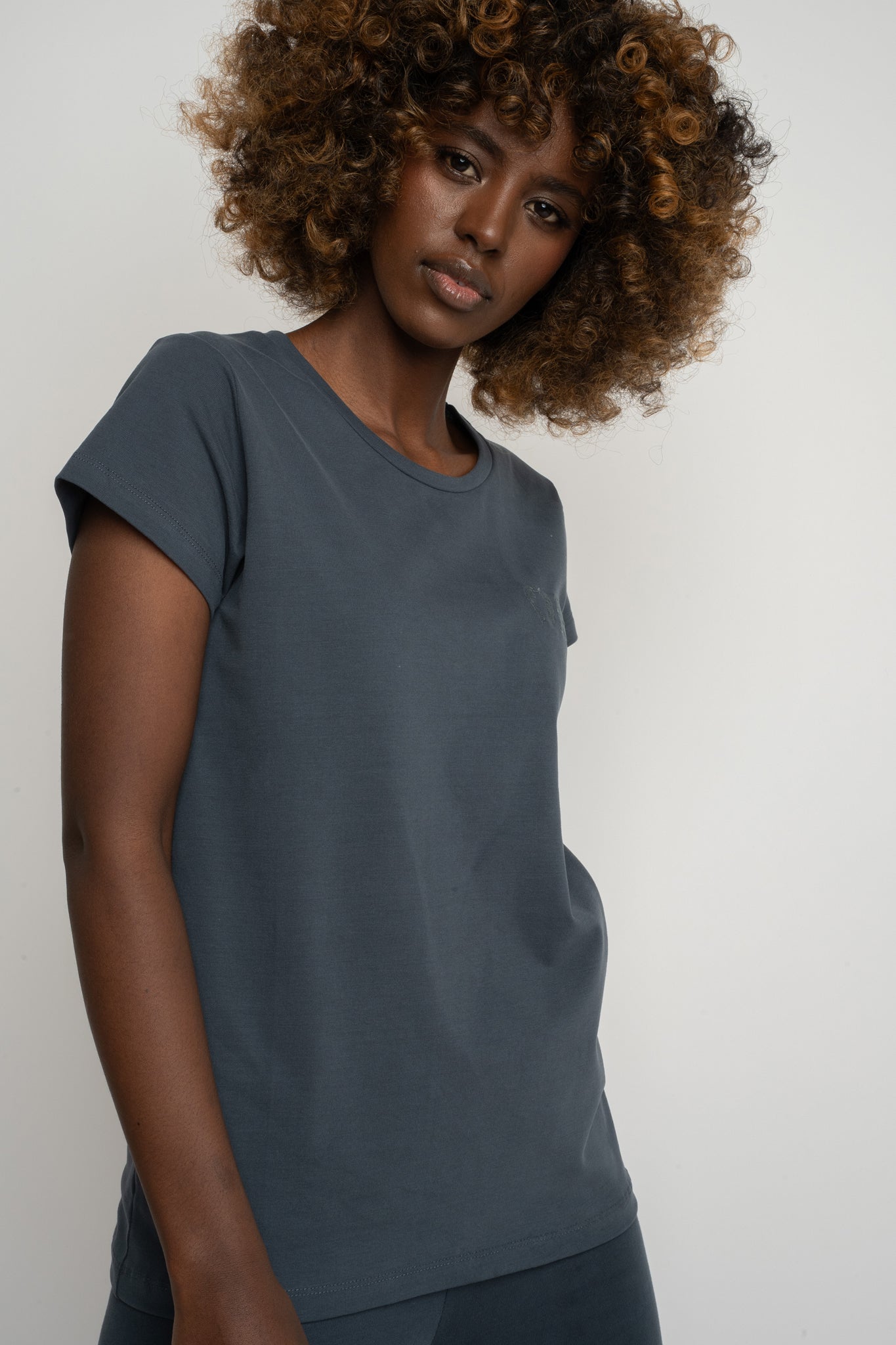 T-SHIRT DAMSKI GRAFITOWY - PETIT