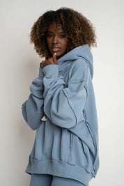 BLUZA Z KAPTUREM TYPU OVERSIZE CIEMNONIEBIESKA - NESCA