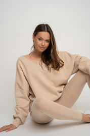 BLUZA Z DEKOLTEM OVERSIZE BEŻOWA - BISCOE