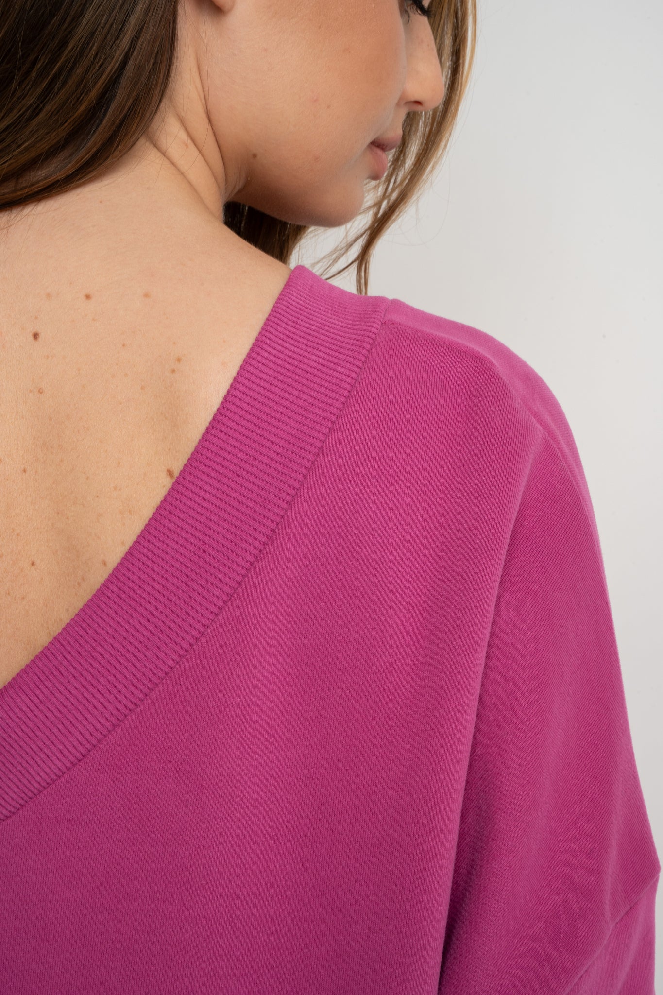 BLUZA Z DEKOLTEM OVERSIZE RÓŻOWA - BISCOE