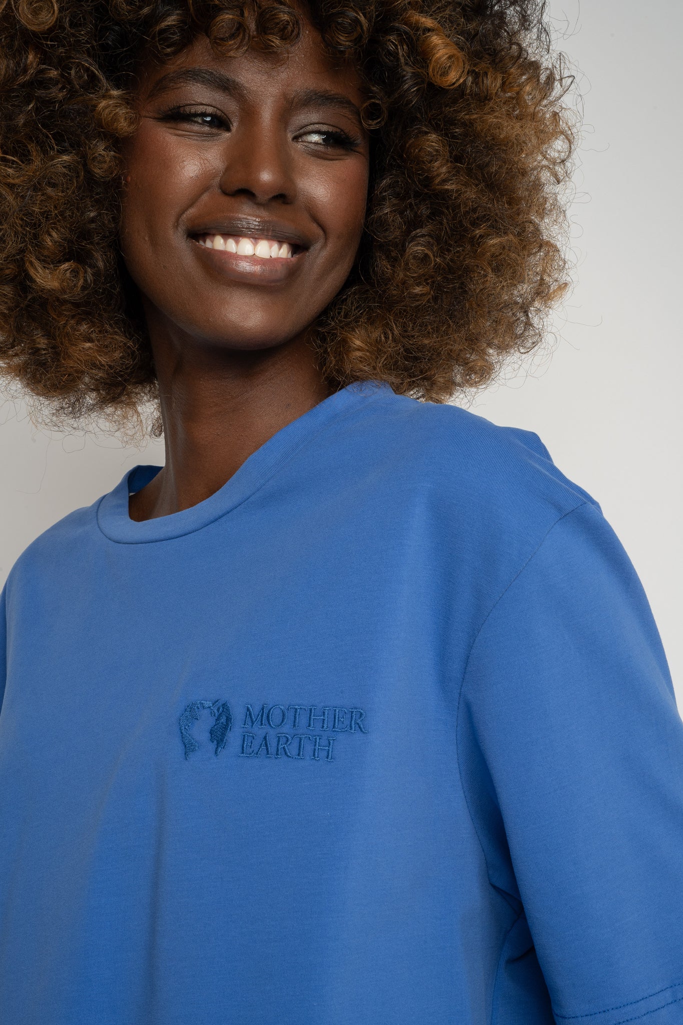 T-SHIRT DAMSKI CHABROWY - OYSTER