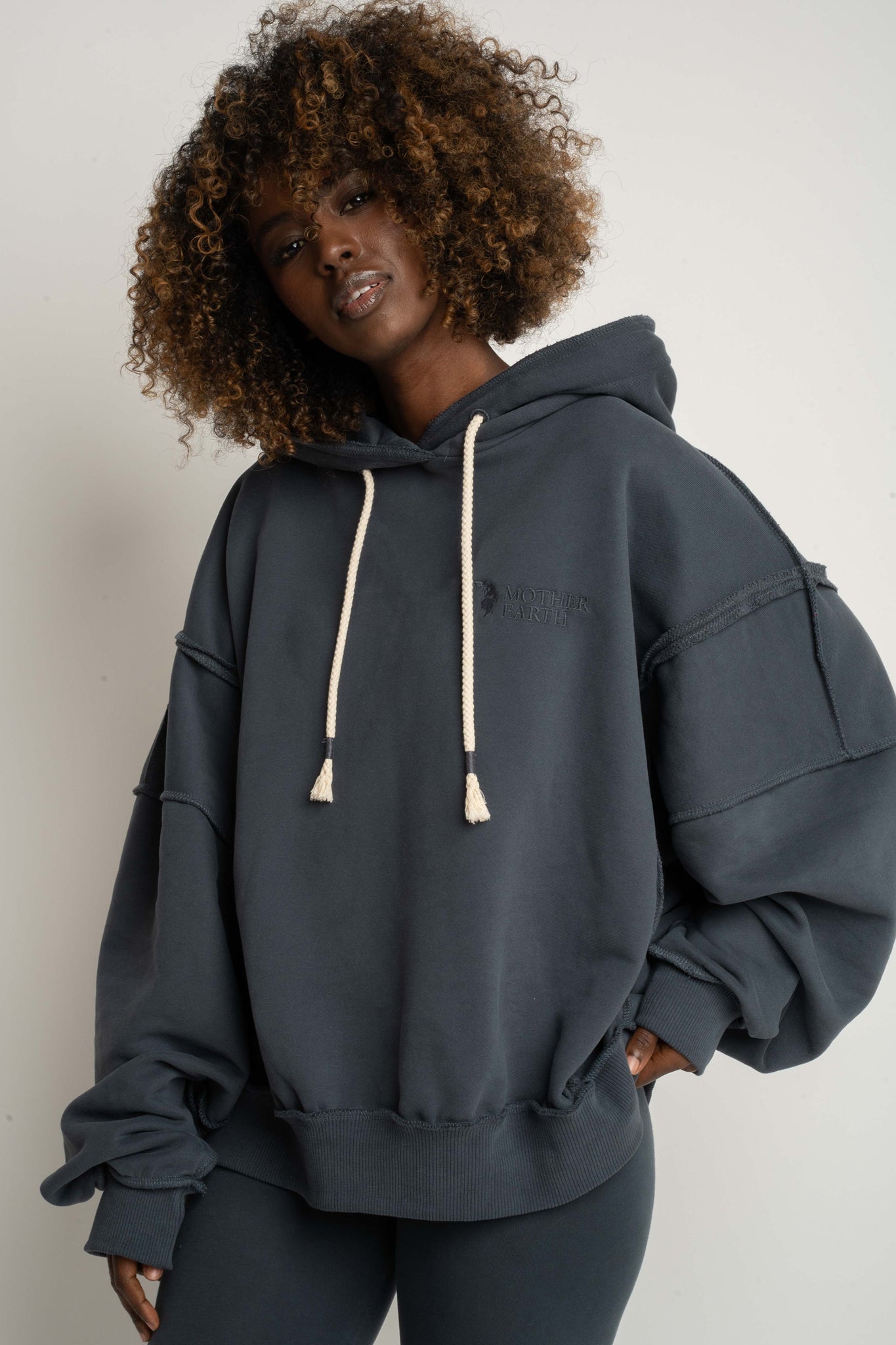 OVERSIZED HOODED SWEATSHIRT GRAPHITE - NESCA