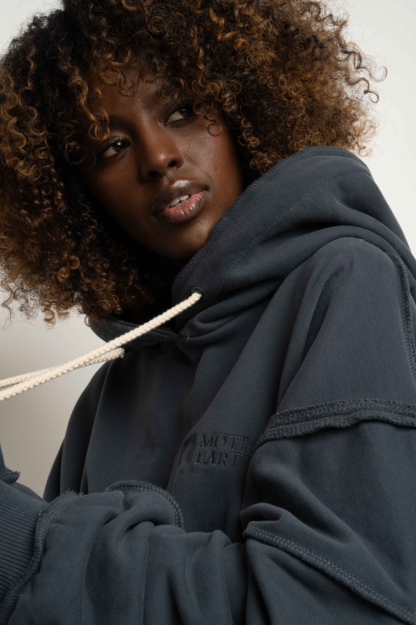 OVERSIZED HOODED SWEATSHIRT GRAPHITE - NESCA