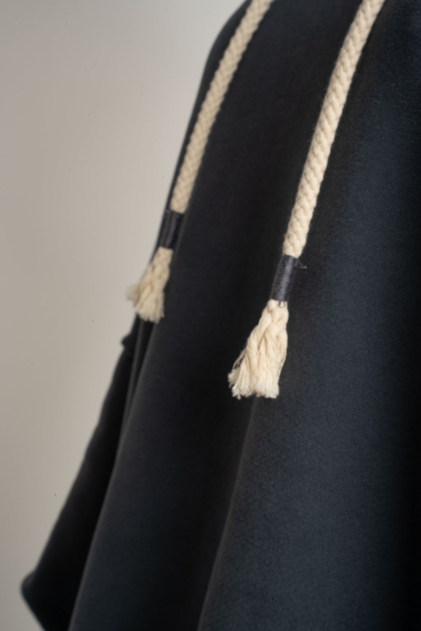 OVERSIZED HOODED SWEATSHIRT GRAPHITE - NESCA