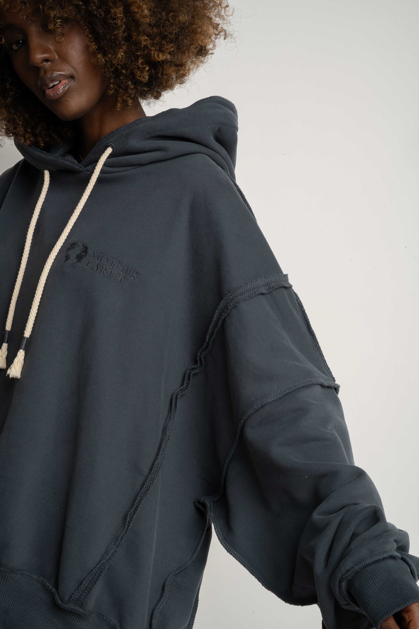 OVERSIZED HOODED SWEATSHIRT GRAPHITE - NESCA