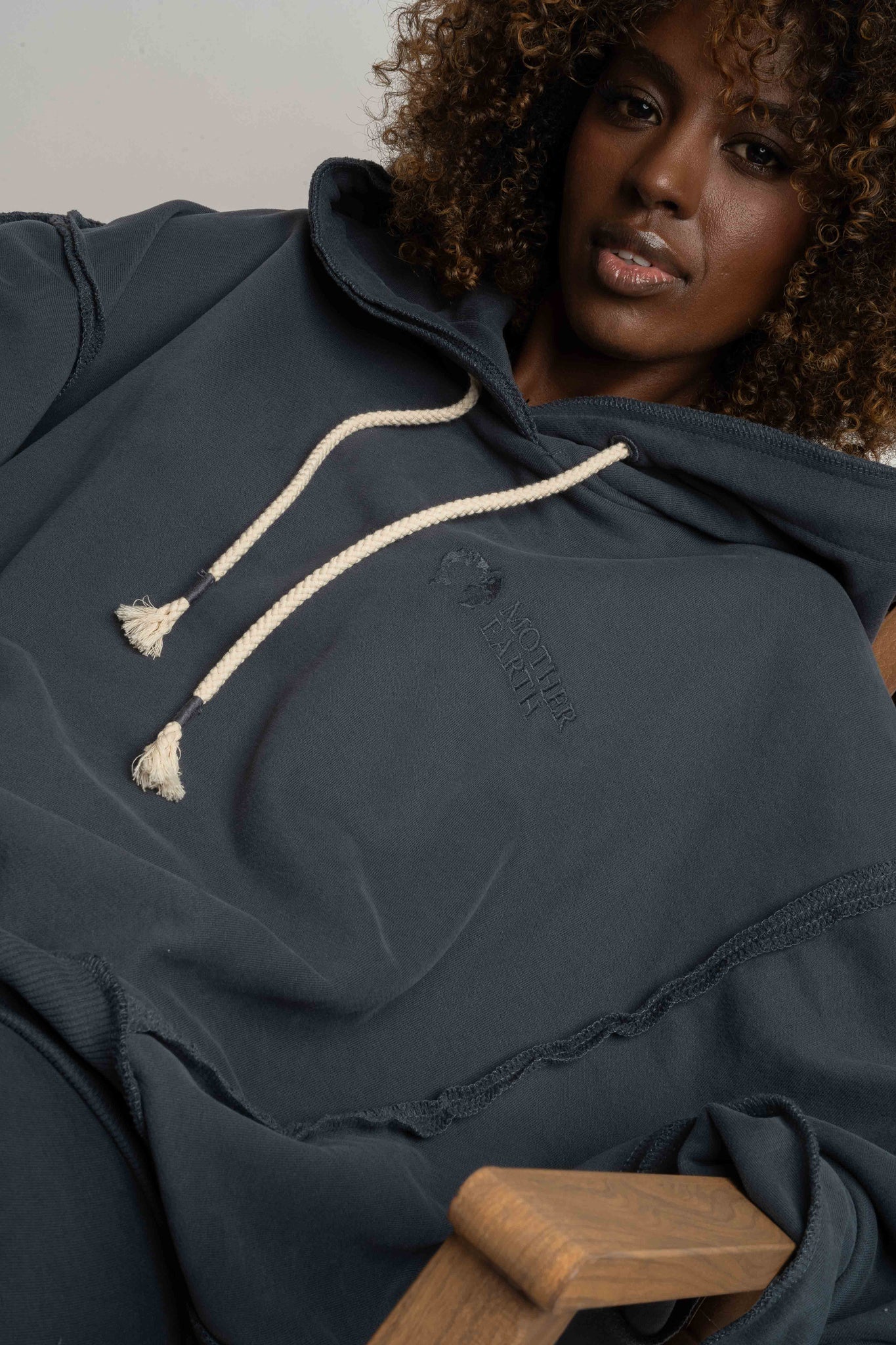 OVERSIZED HOODED SWEATSHIRT GRAPHITE - NESCA