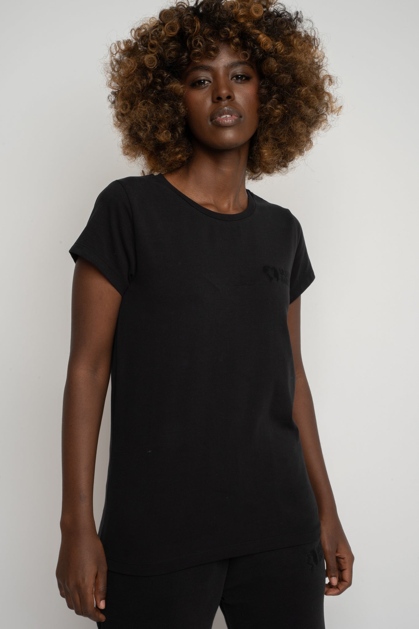 T-SHIRT DAMSKI CZARNY - PETIT