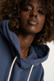 BLUZA Z KAPTUREM TYPU OVERSIZE GRANATOWA - NESCA