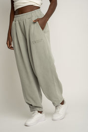 SPODNIE DRESOWE O KROJU BALLOON FIT Z EFEKTEM WASHED OLIWKOWE - RIBE PETIT