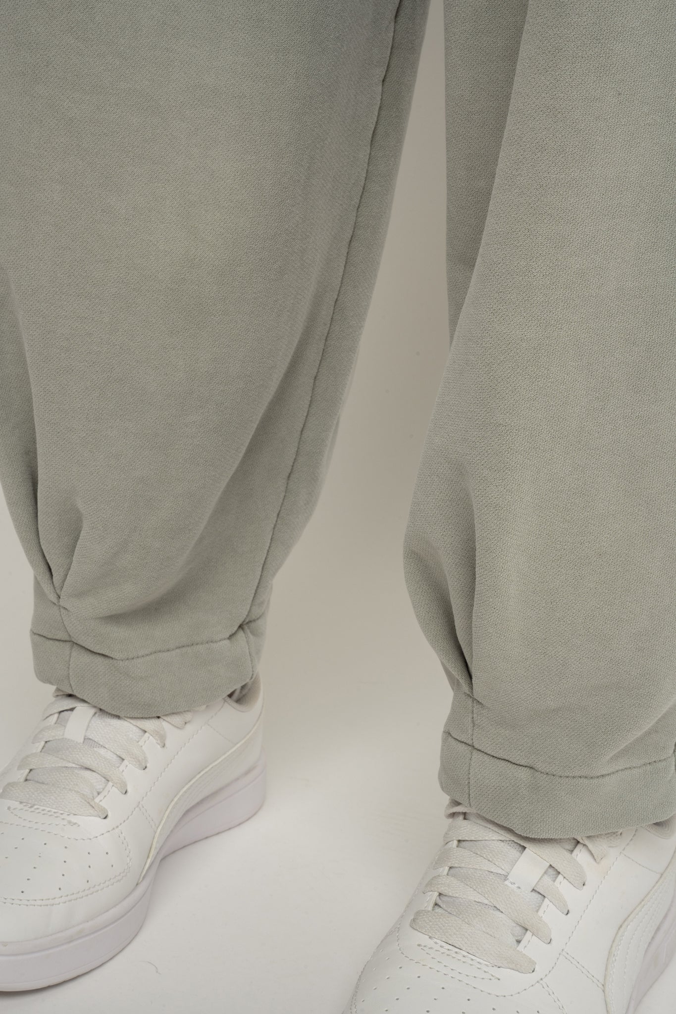 SPODNIE DRESOWE O KROJU BALLOON FIT Z EFEKTEM WASHED OLIWKOWE - RIBE PETIT