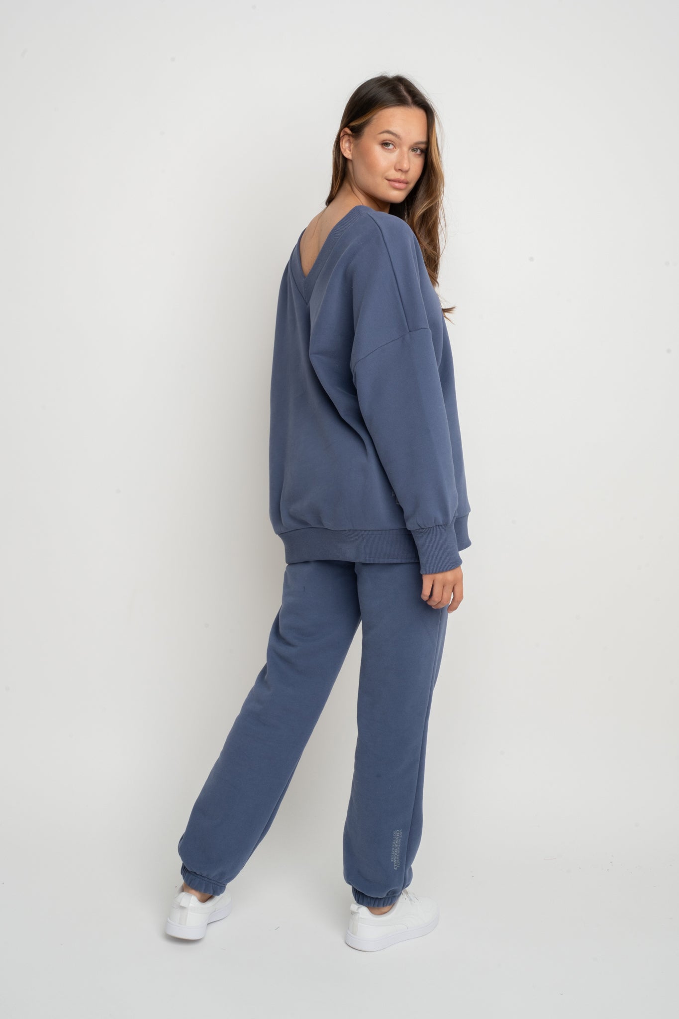 BLUZA Z DEKOLTEM OVERSIZE GRANATOWA - BISCOE