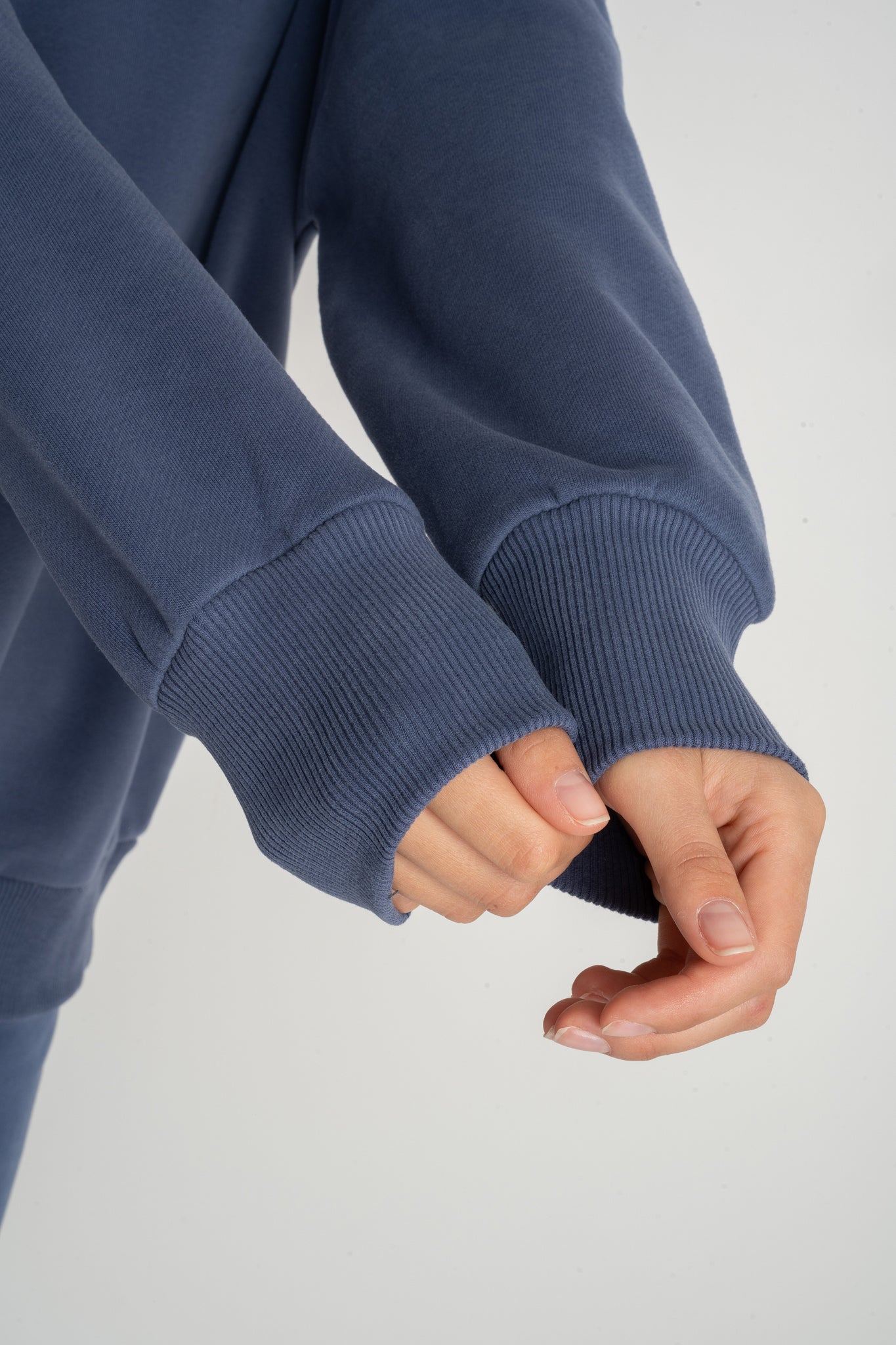 BLUZA Z DEKOLTEM OVERSIZE GRANATOWA - BISCOE
