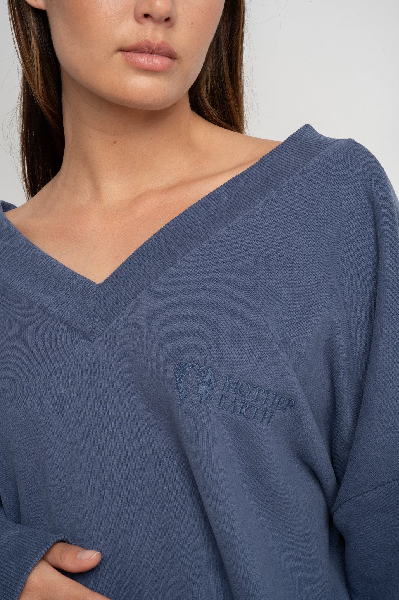 BLUZA Z DEKOLTEM OVERSIZE GRANATOWA - BISCOE