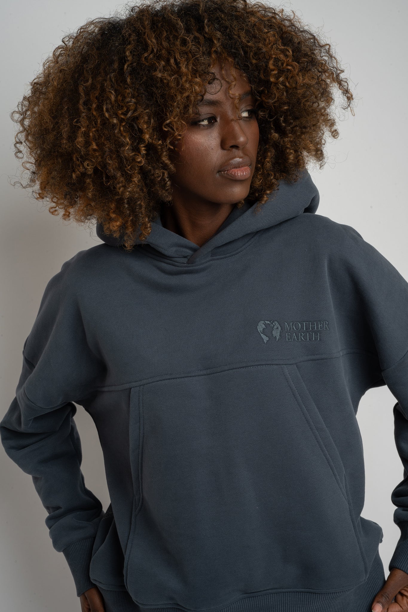 BLUZA Z KAPTUREM GRAFITOWA - MURIA