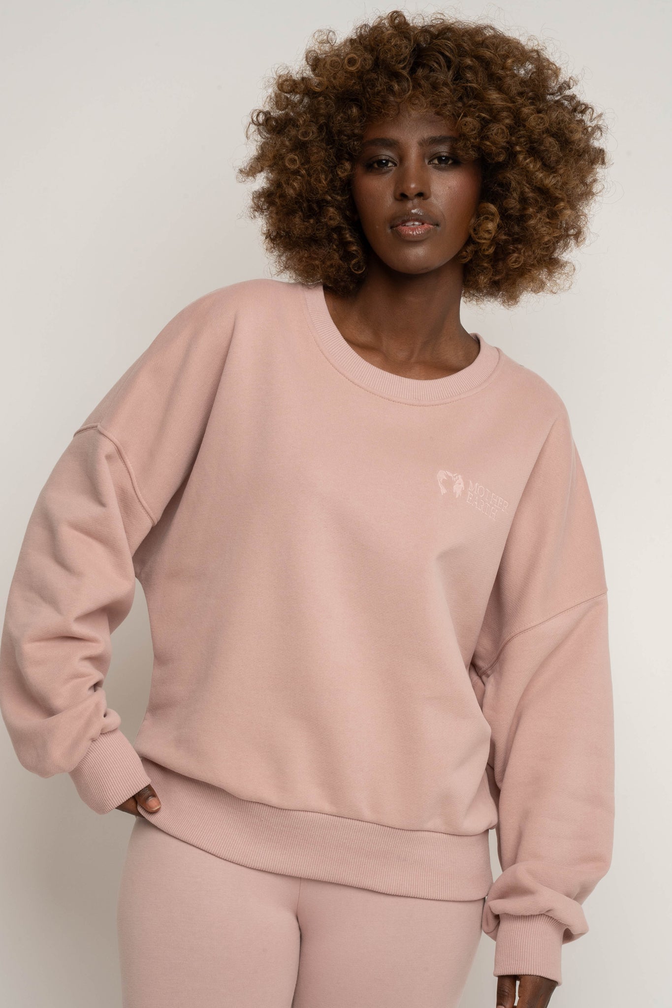 BLUZA TYPU CREWNECK JASNORÓŻOWA - OZARK