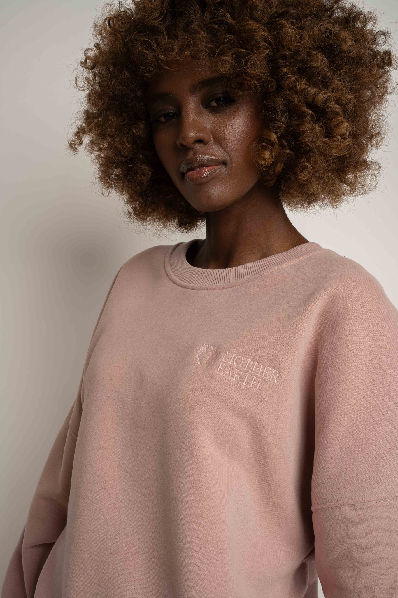 BLUZA TYPU CREWNECK JASNORÓŻOWA - OZARK