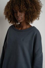 BLUZA OVERSIZE Z SZEROKIM DEKOLTEM GRAFITOWA - MULL