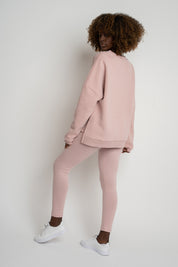 BLUZA O KROJU REGULAR FIT Z DŁUŻSZYM TYŁEM JASNORÓŻOWA - COOK