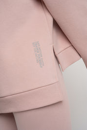 BLUZA O KROJU REGULAR FIT Z DŁUŻSZYM TYŁEM JASNORÓŻOWA - COOK